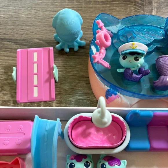 Gabby’s Dollhouse figures, furniture and accessories - Picture 9 of 9